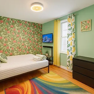 Apartment Tropical Comfort In Harlem Cozy With Snacks & Style, New York